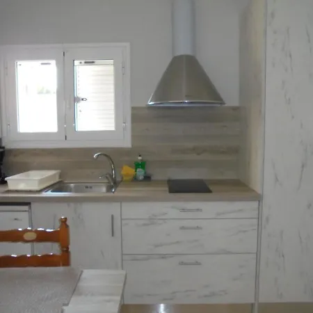 Ourania Apartment *