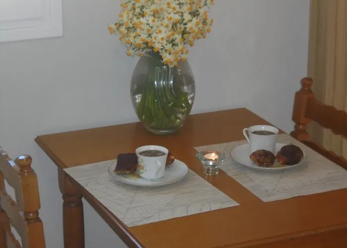アパート Ourania